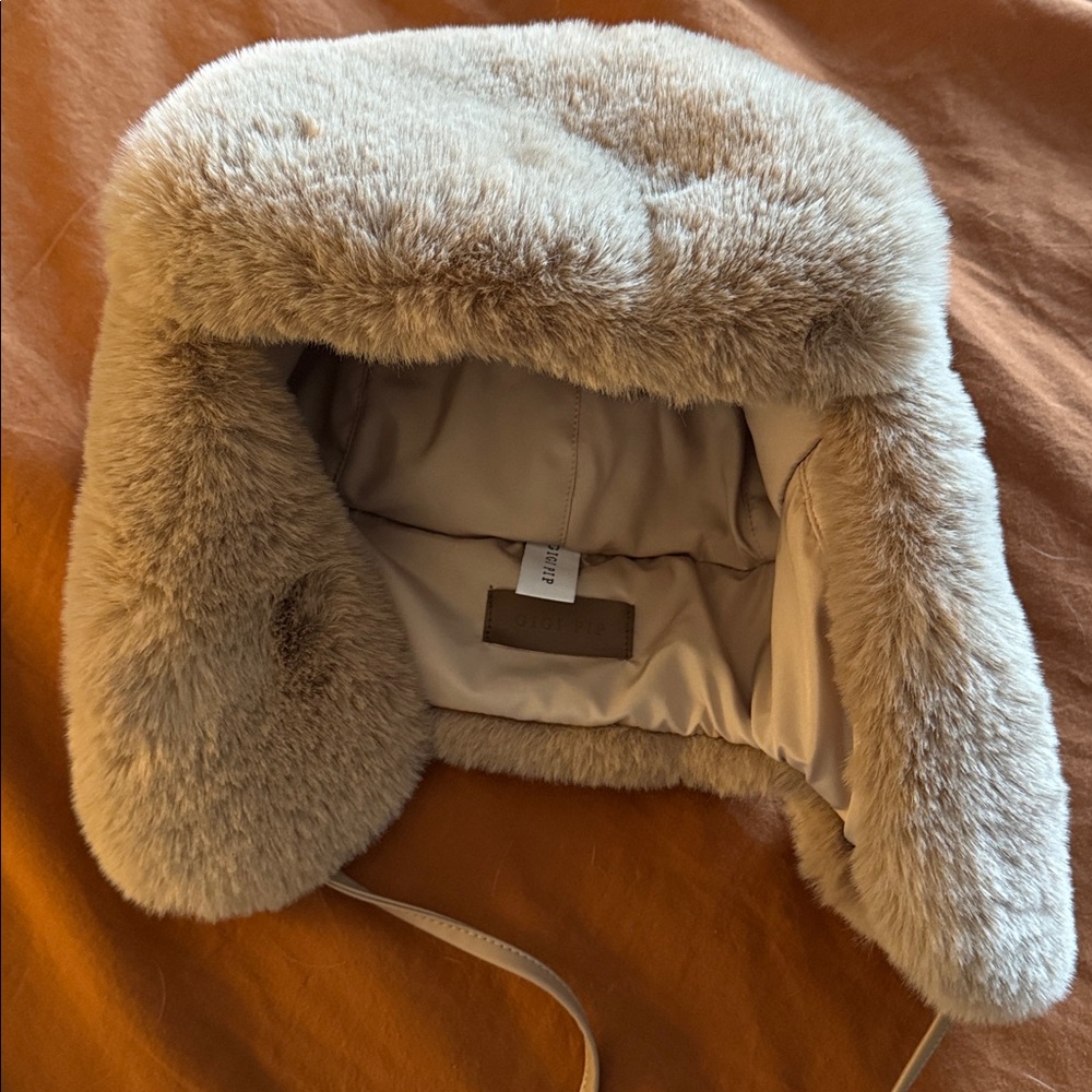 Cozy tan Winter Hat - Picture 2 of 3